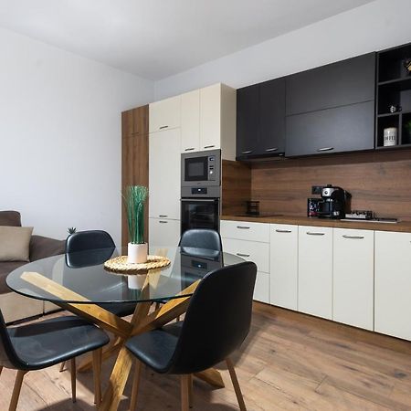 La Luna - High-End 2Bd Flat In The Top Centre By Flat Mаnager Sofya Dış mekan fotoğraf