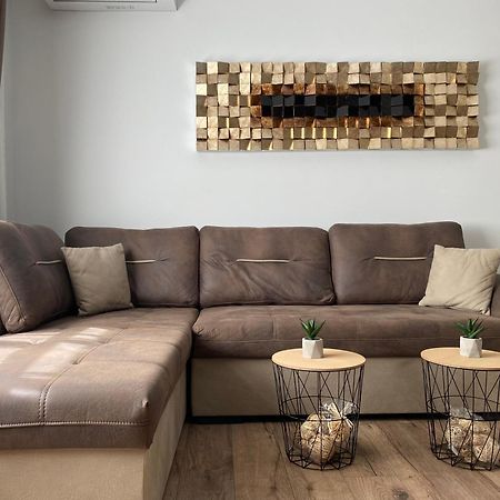 La Luna - High-End 2Bd Flat In The Top Centre By Flat Mаnager Sofya Dış mekan fotoğraf