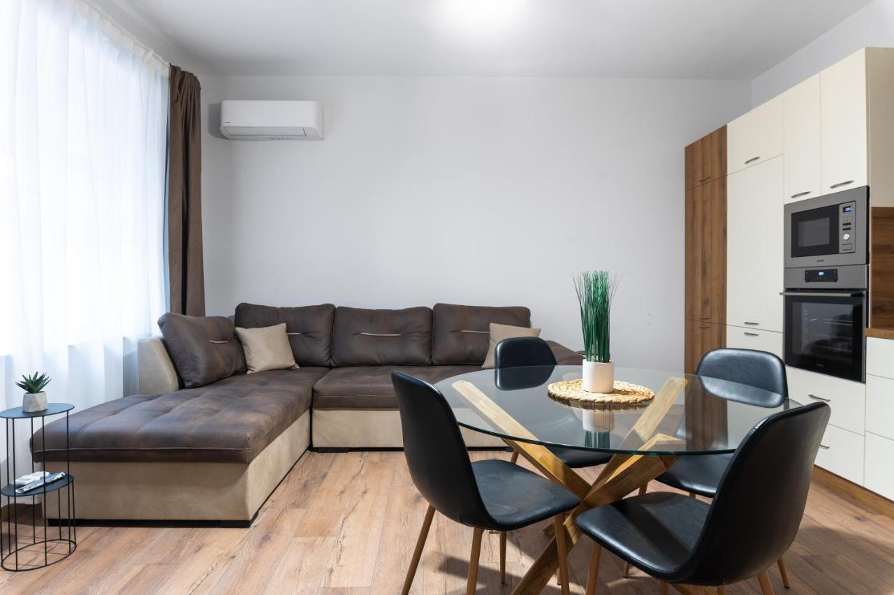 La Luna - High-End 2Bd Flat In The Top Centre By Flat Mаnager Sofya Dış mekan fotoğraf