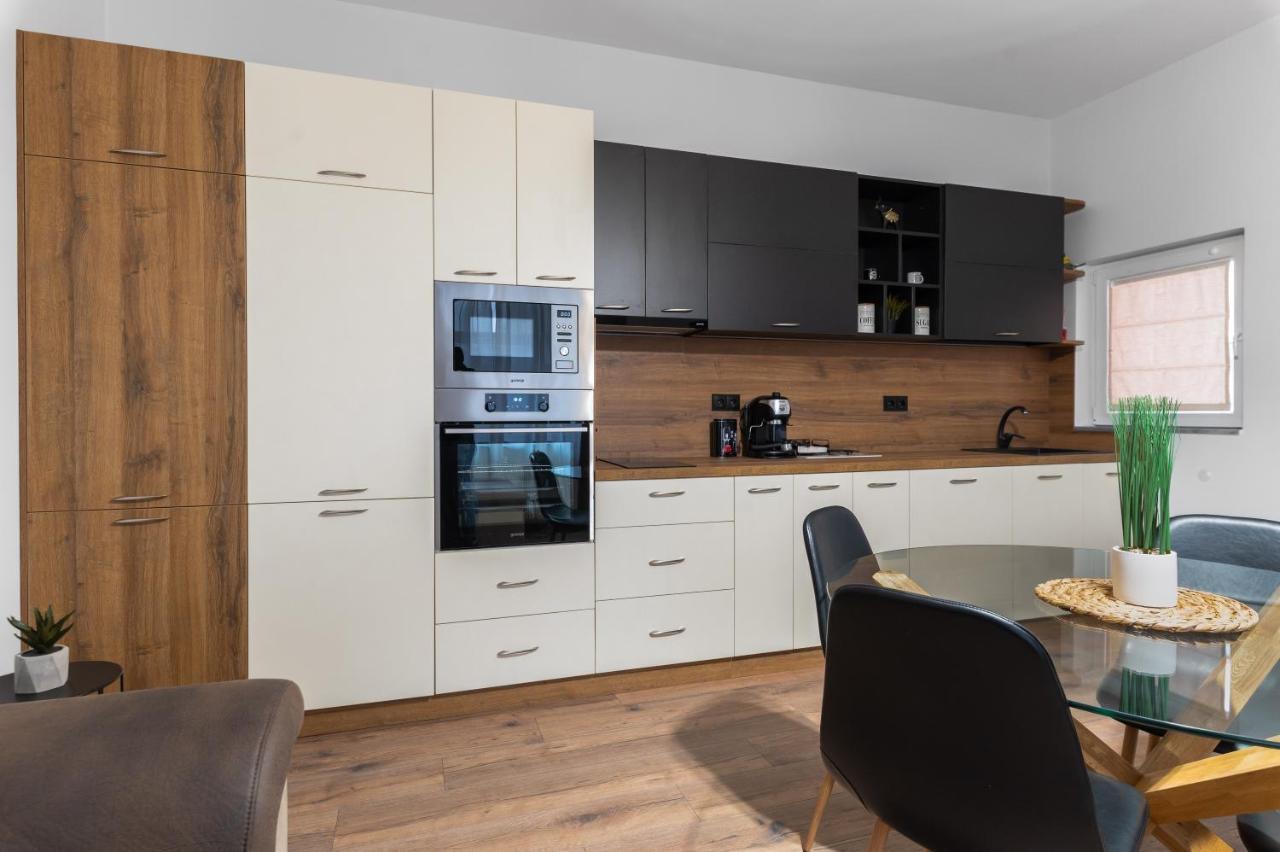 La Luna - High-End 2Bd Flat In The Top Centre By Flat Mаnager Sofya Dış mekan fotoğraf
