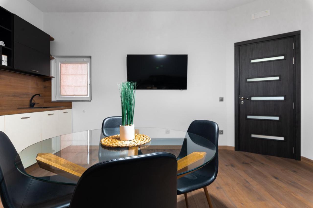 La Luna - High-End 2Bd Flat In The Top Centre By Flat Mаnager Sofya Dış mekan fotoğraf
