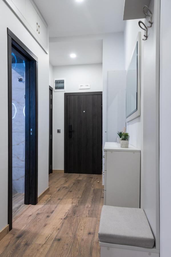La Luna - High-End 2Bd Flat In The Top Centre By Flat Mаnager Sofya Dış mekan fotoğraf