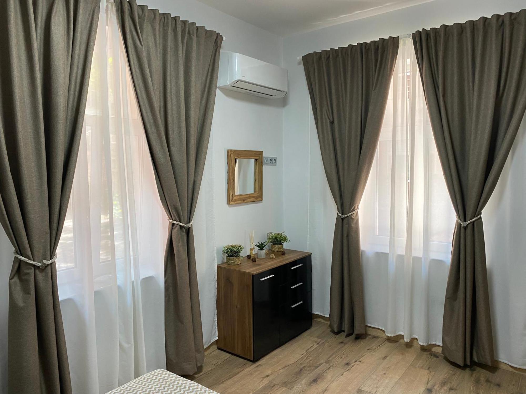 La Luna - High-End 2Bd Flat In The Top Centre By Flat Mаnager Sofya Dış mekan fotoğraf